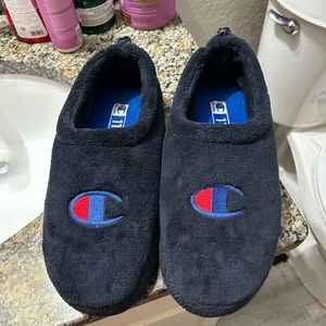 Champion Slippers Sz 11